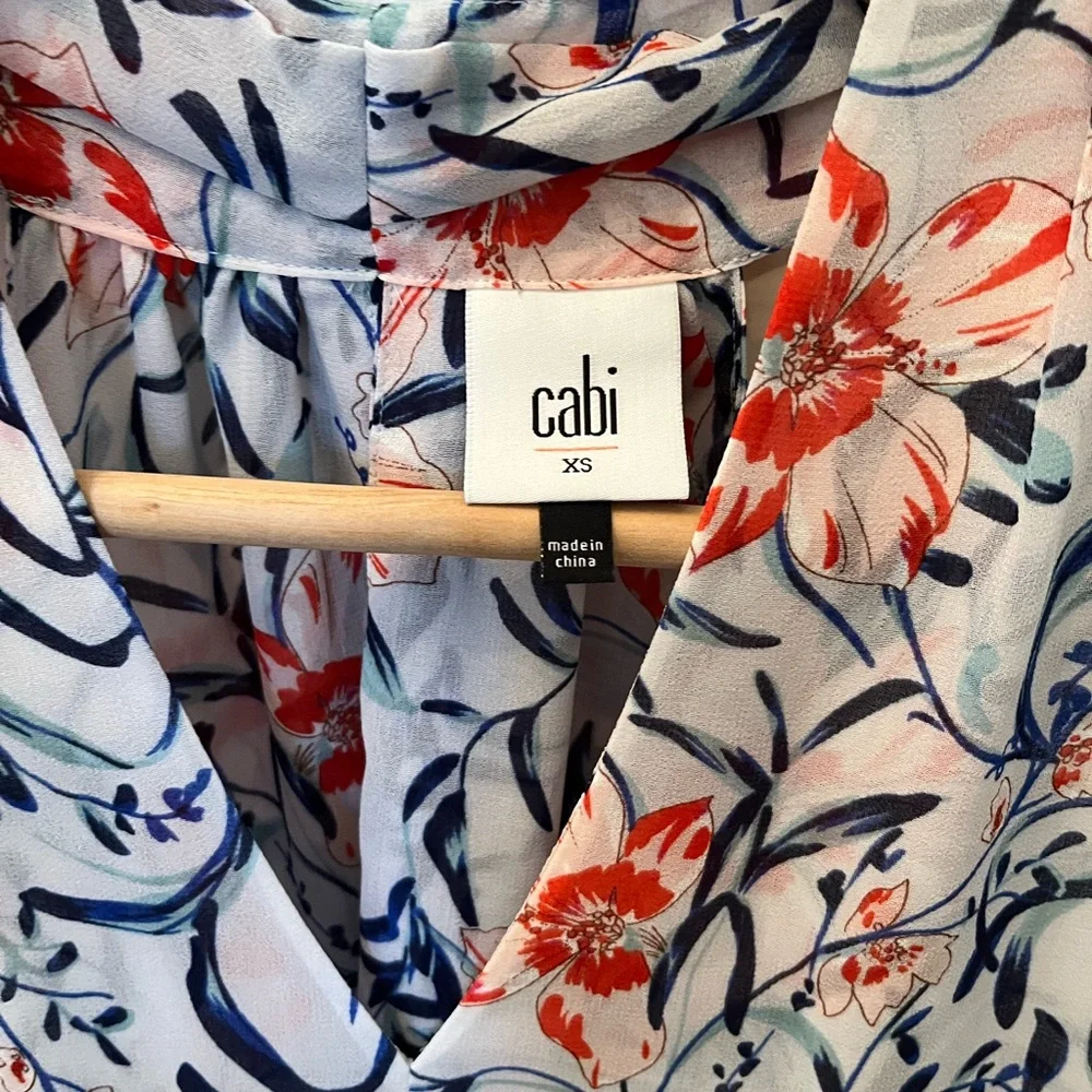 🩷 CAbi 'Stem' Blouse, Sz XS - Any 3 🩷CAbi tops for $45!!! - Picture 7 of 10